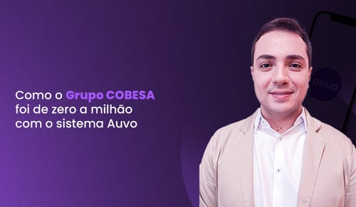 homem com terno olhando e sorrindo ceo do grupo cobesa